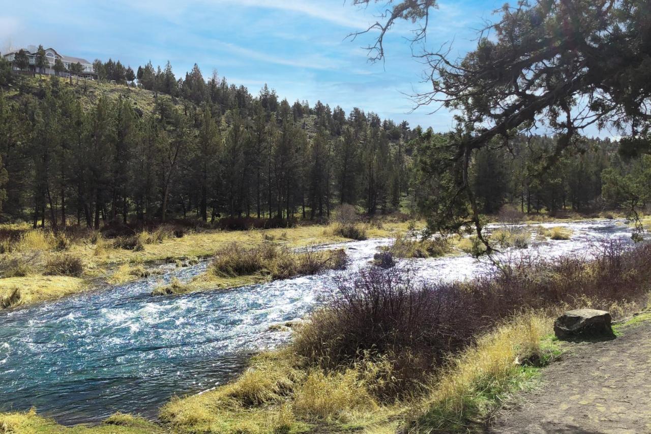 Riverside R&R Redmond Bagian luar foto